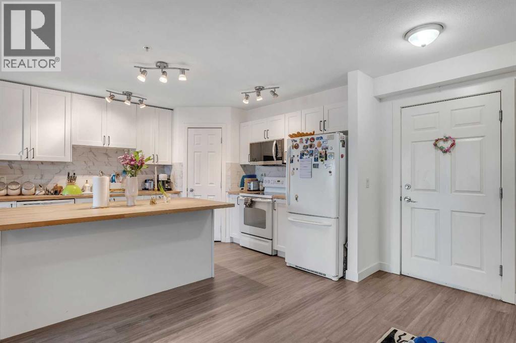 Apartment for Sale in 302, 1724 26 Avenue SW|Calgary, Alberta T2T1C8 5