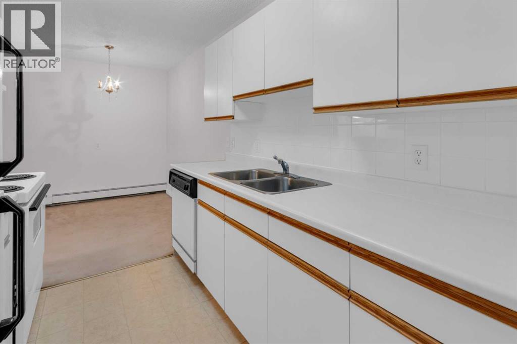 Apartment for Sale in 116, 3420 50 Street NW|Calgary, Alberta T3A2E1 2