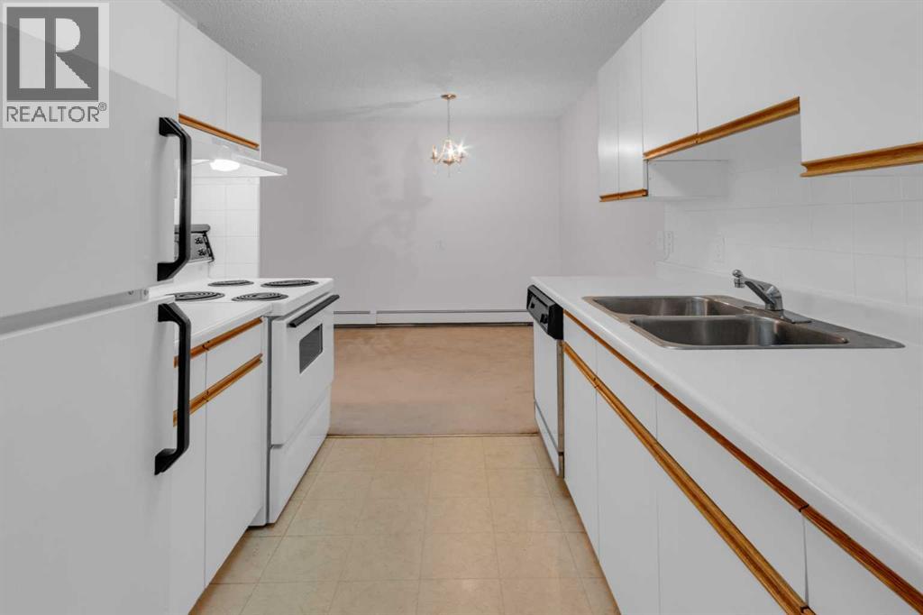 Apartment for Sale in 116, 3420 50 Street NW|Calgary, Alberta T3A2E1 3