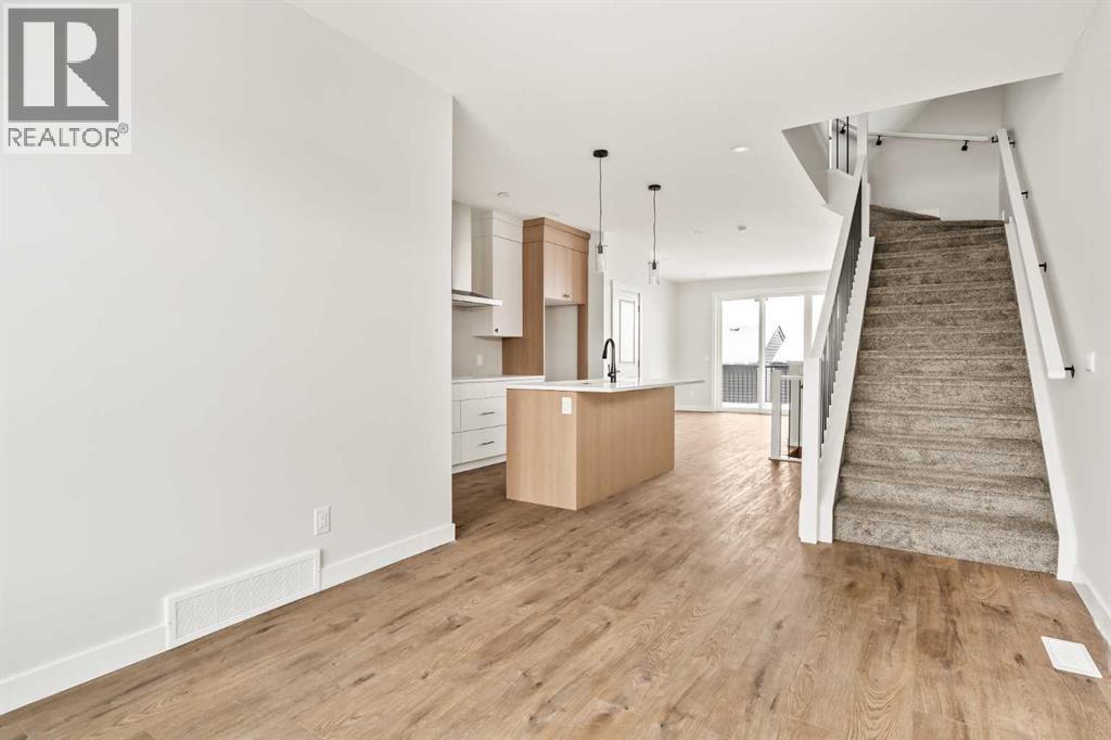 Duplex for Sale in 46 Starling Boulevard NW|Calgary, Alberta T3P2V7 5