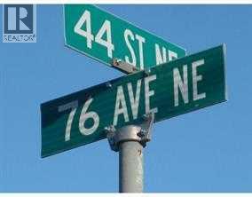 Property for Sale in 4440 76 Avenue NE|Calgary, Alberta T3J4G5 2