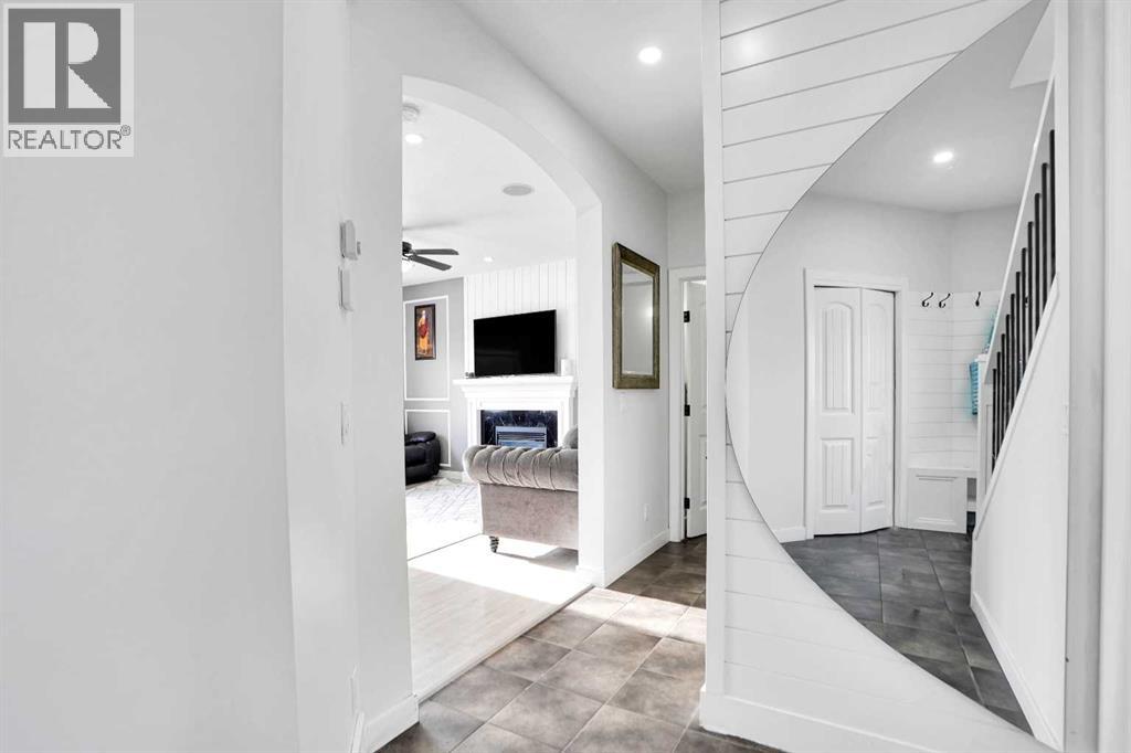 House for Sale in 85 Saddlebrook Circle NE|Calgary, Alberta T3J0K3 3