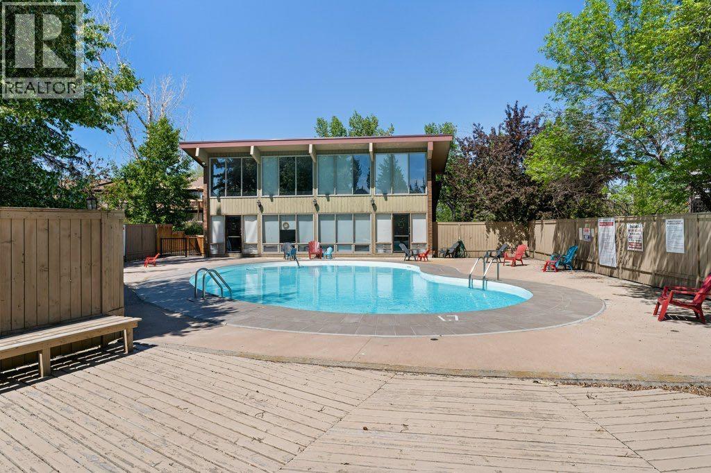 Apartment for Sale in 504, 8948 Elbow Drive SW|Calgary, Alberta T2V0H9 2