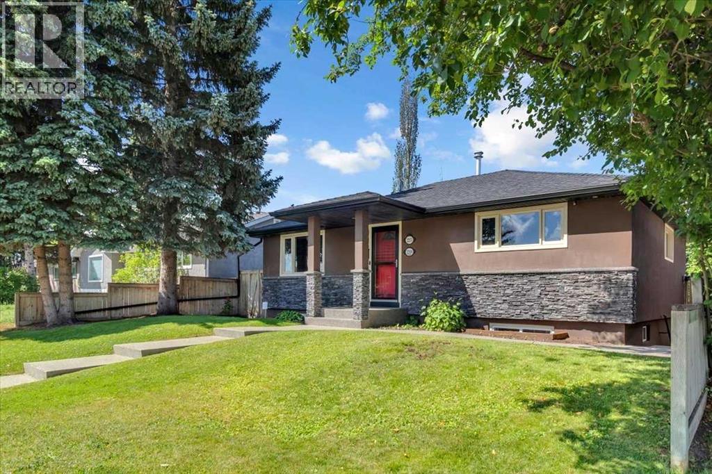 House for Sale in 2211 45 Street SE|Calgary, Alberta T2B1K1 4