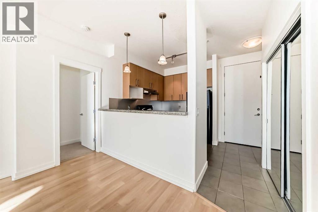 Apartment for Sale in 408, 1010 Centre Avenue NE|Calgary, Alberta T2E9C4 4