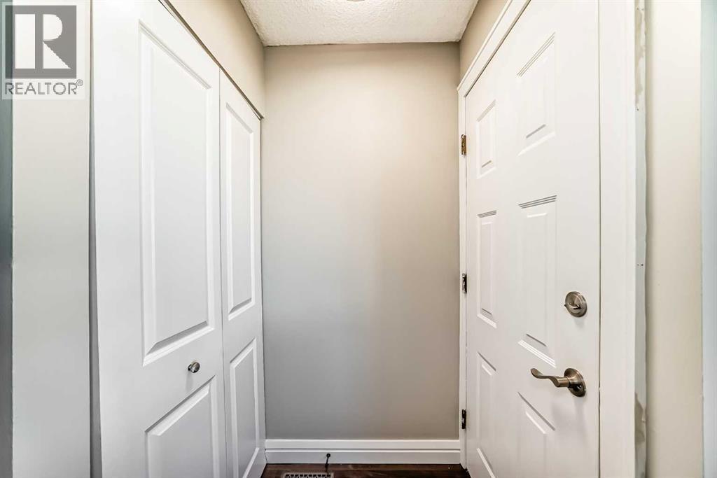 House for Sale in 199 Maitland Drive NE|Calgary, Alberta T2A5C1 4