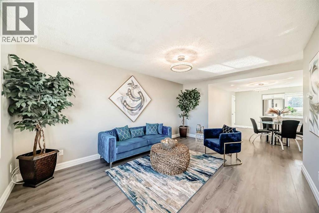 House for Sale in 199 Maitland Drive NE|Calgary, Alberta T2A5C1