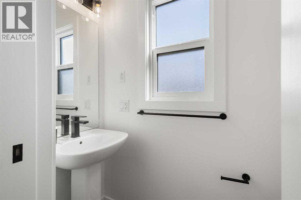 Row / Townhouse for Sale in 61, 903 Mahogany Boulevard SE|Calgary, Alberta T3M3W9 4