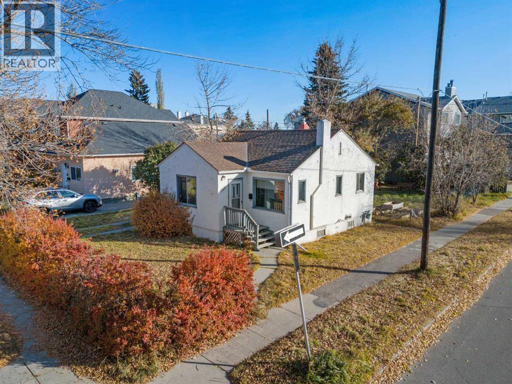 House for Sale in 1402 Centre A Street NE|Calgary, Alberta T2E2Z9