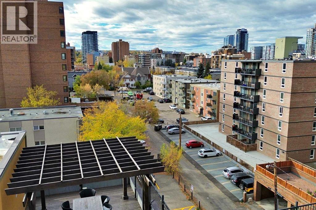 Apartment for Sale in 209, 1000 15 Avenue SW|Calgary, Alberta T2R0S6 3