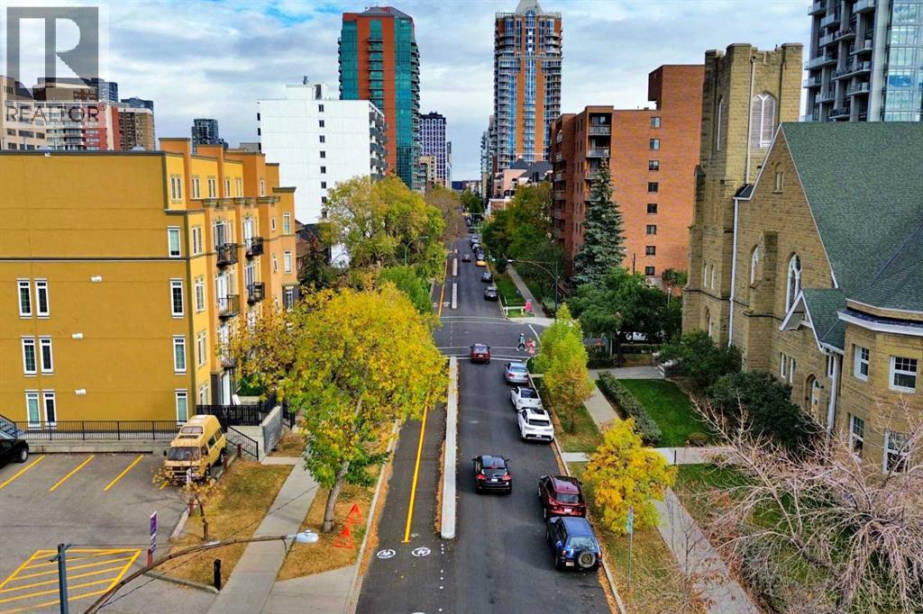 Apartment for Sale in 209, 1000 15 Avenue SW|Calgary, Alberta T2R0S6 4