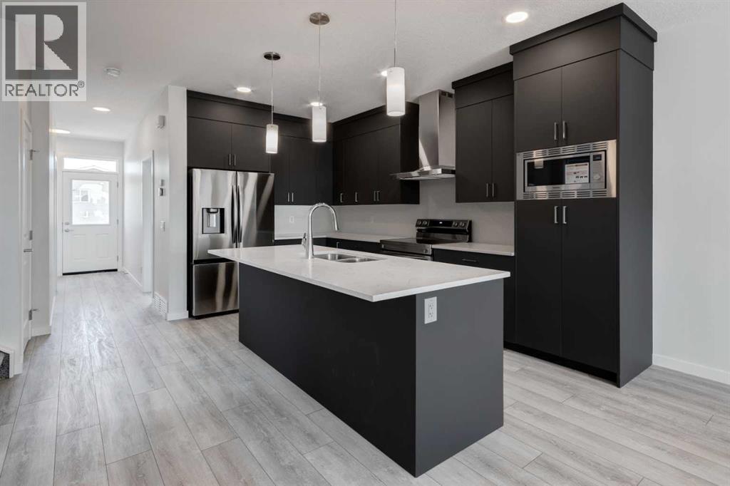 Duplex for Sale in 905 Livingston View NE|Calgary, Alberta T3P2K6 5