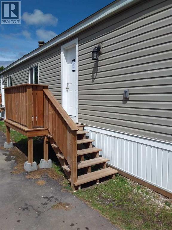 Mobile Home for Sale in 4, 6220 17 Avenue SE|Calgary, Alberta T2A0W6 2