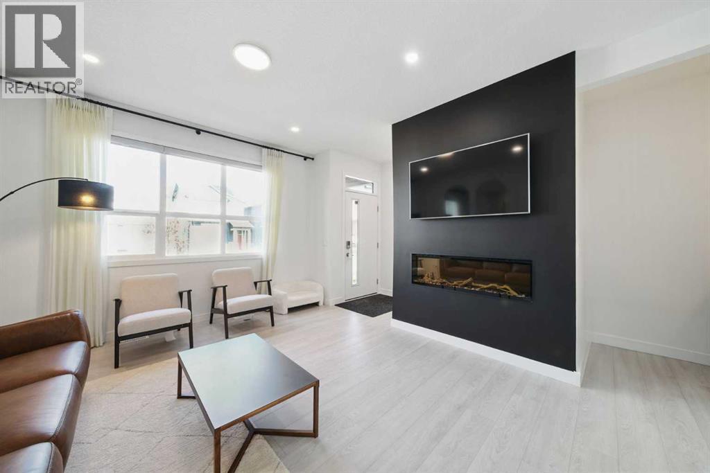 House for Sale in 47 Edith Terrace NW|Calgary, Alberta T3R1Z1