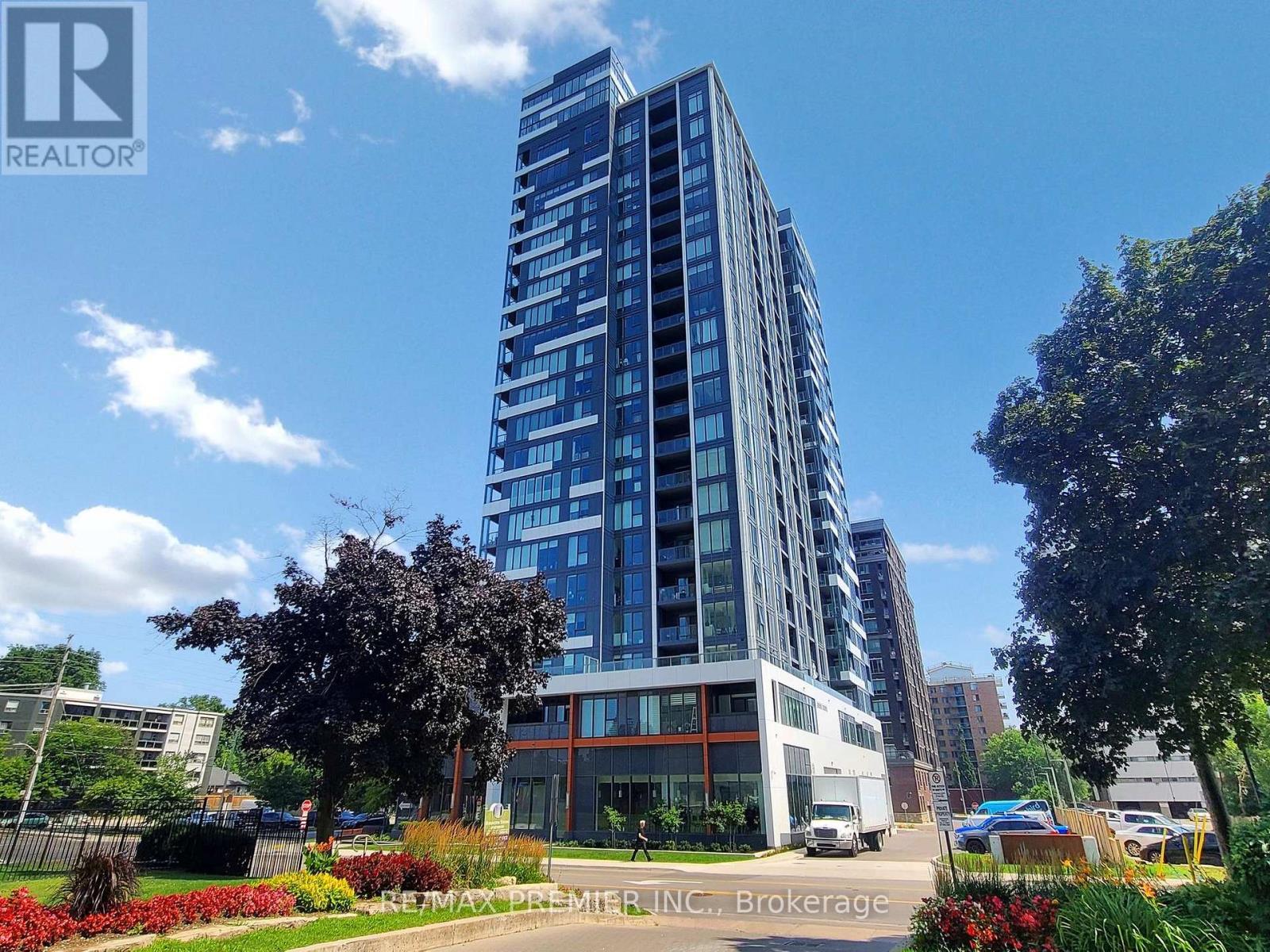 For sale: 2003 - 500 BROCK AVENUE, Burlington (Brant), Ontario L7S1N1 -  W12727752 | REALTOR.ca