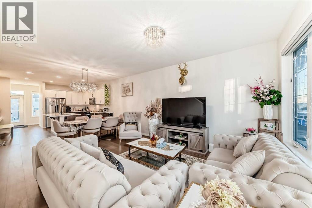 House for Sale in 235 Cornerbrook Road NE|Calgary, Alberta T3N2J3 4