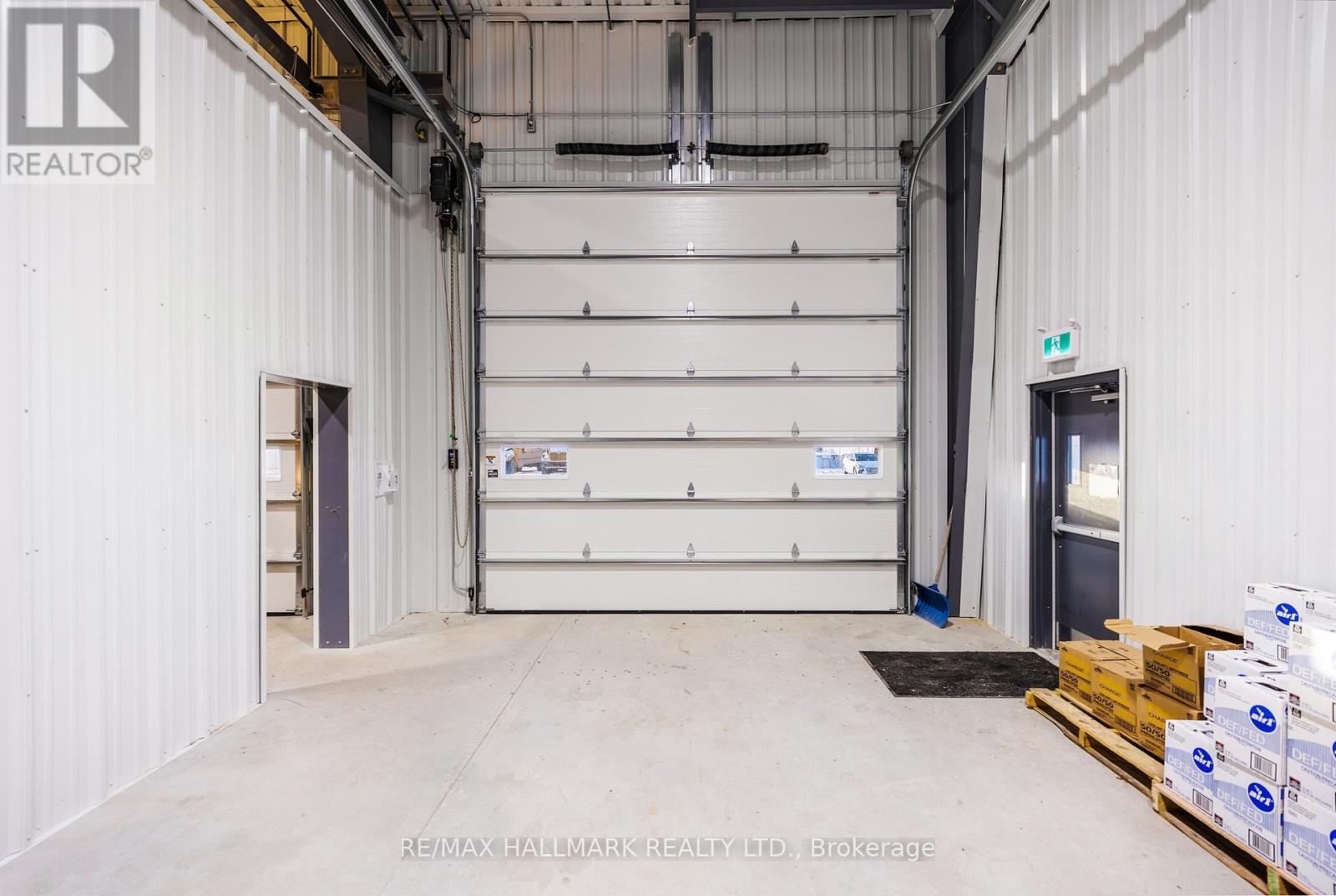 For lease: 38 WESTHILL COURT, Greater Sudbury (Sudbury), Ontario P3Y0B6 -  X12729434 | REALTOR.ca