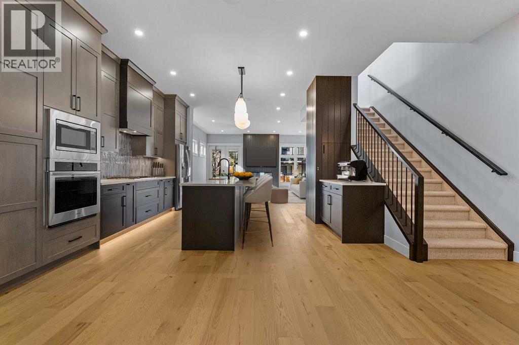 Duplex for Sale in 1415 27 Street SW|Calgary, Alberta T3C1L4 2