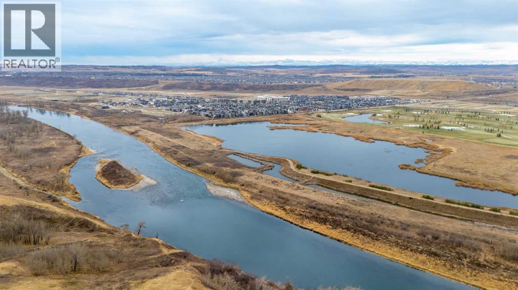 House for Sale in 106 Cranleigh Terrace SE|Calgary, Alberta T3M0G5 2