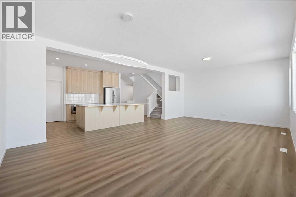 House for Sale in 215 Corner Glen Crescent NE|Calgary, Alberta T3N2P1 4