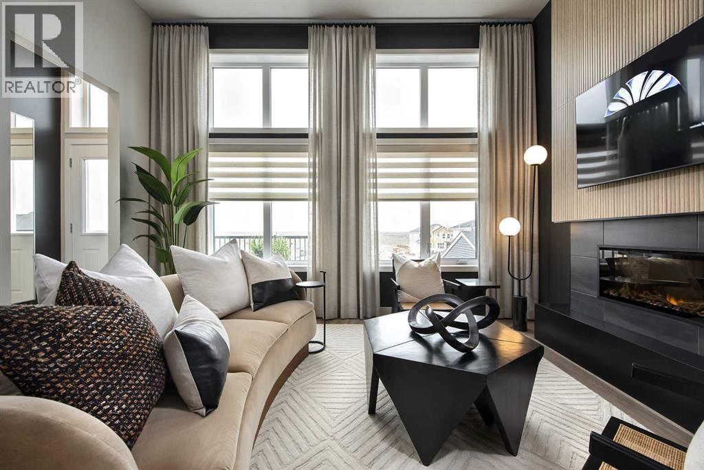 House for Sale in 178 Mitchell Road NW|Calgary, Alberta T3R2G6 2