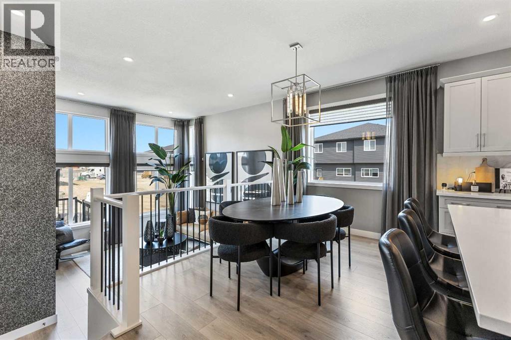 House for Sale in 124 Corner Glen Avenue NE|Calgary, Alberta T3N2L7 3