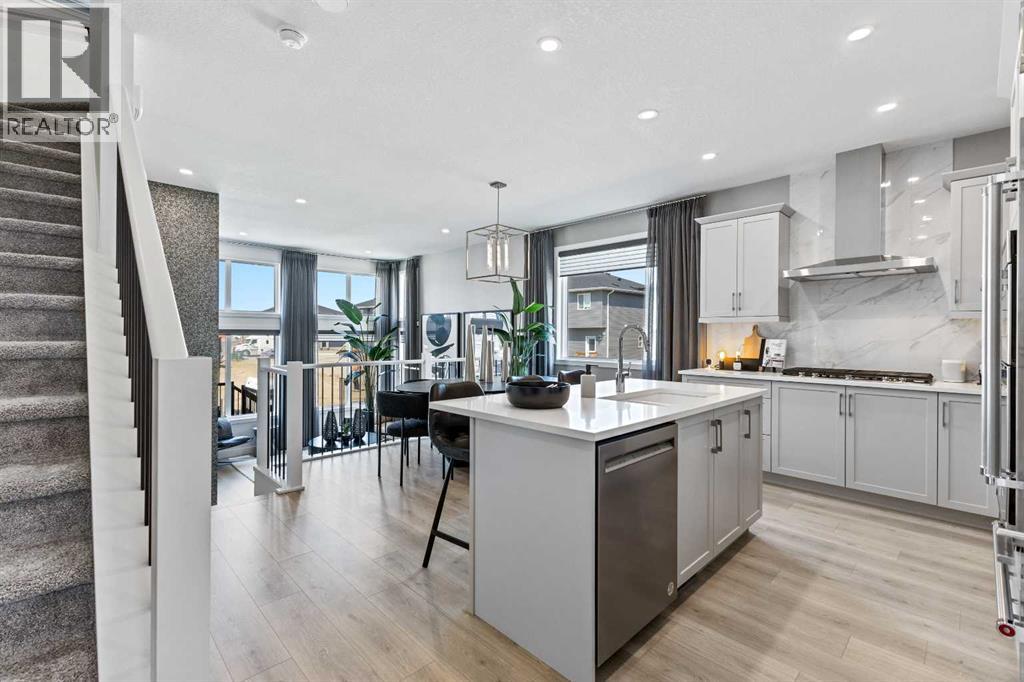 House for Sale in 124 Corner Glen Avenue NE|Calgary, Alberta T3N2L7 4