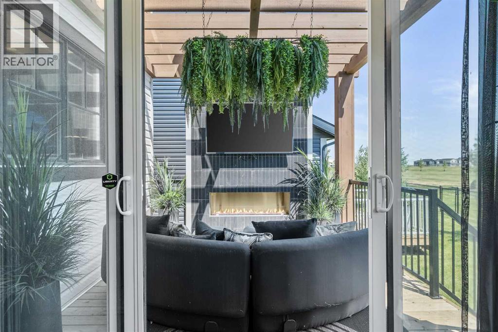 House for Sale in 166 Setonstone Green SE|Calgary, Alberta T3M3S1 2