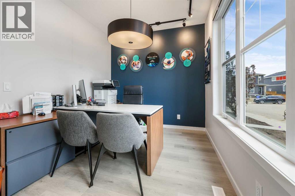 House for Sale in 16 Amblefield View NW|Calgary, Alberta T3P2B9 3