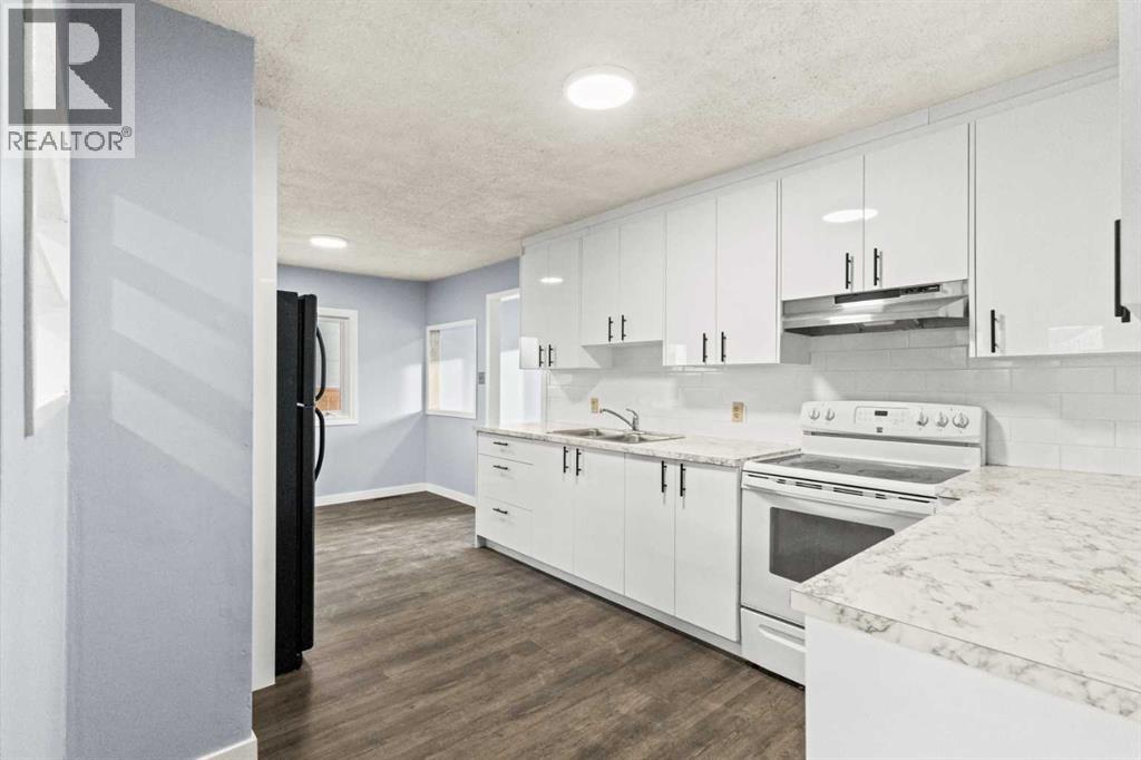 House for Sale in 8531 47 Avenue NW|Calgary, Alberta T3B1Z8 2