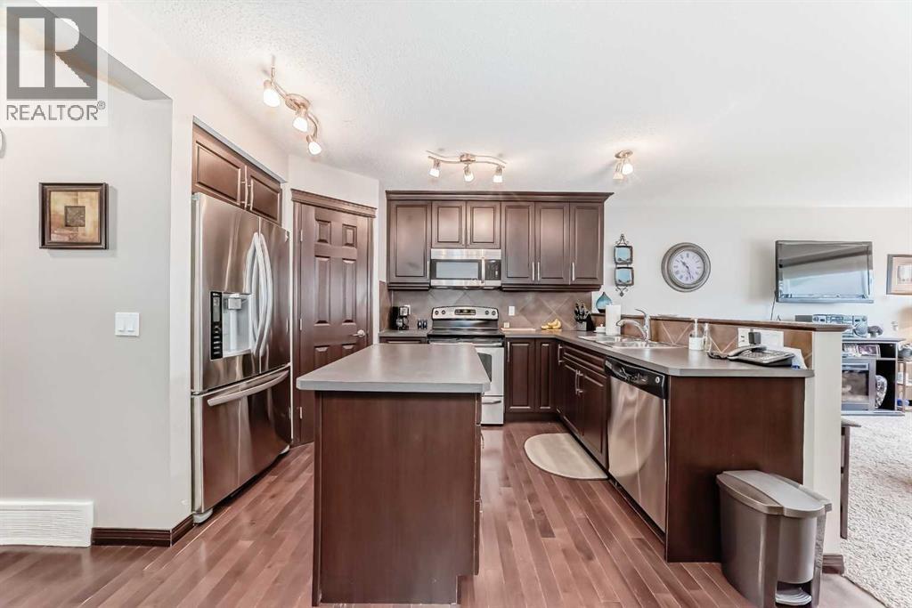 Duplex for Sale in 273 Chaparral Valley Drive SE|Calgary, Alberta T2X0M2 4