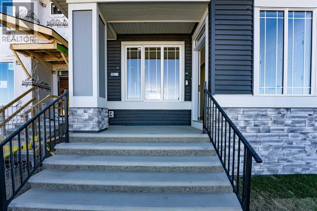 House for Sale in 78 Corner Glen Grove NE|Calgary, Alberta T3N2S9 3