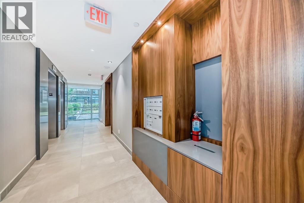 Apartment for Sale in 102, 88 Waterfront Mews SW|Calgary, Alberta T2P1K7 3