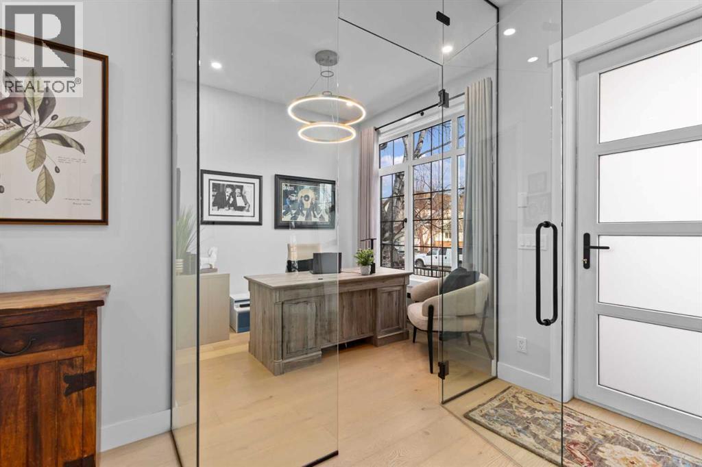 House for Sale in 937 42 Street SW|Calgary, Alberta T3C1Y9 4