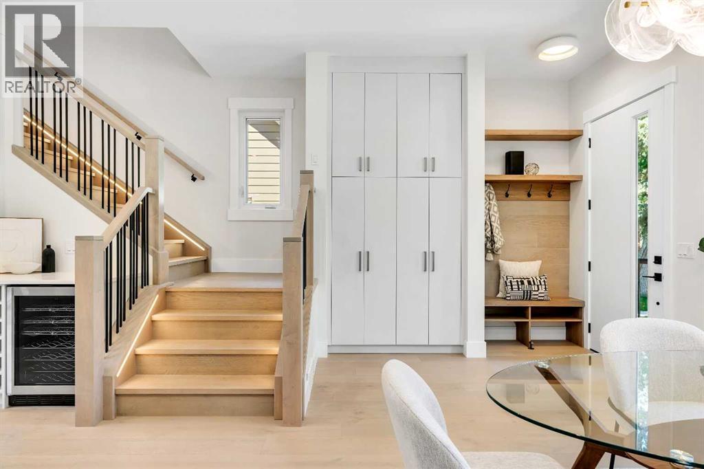 Duplex for Sale in 1130A Regent Crescent NE|Calgary, Alberta T2E5J7 4