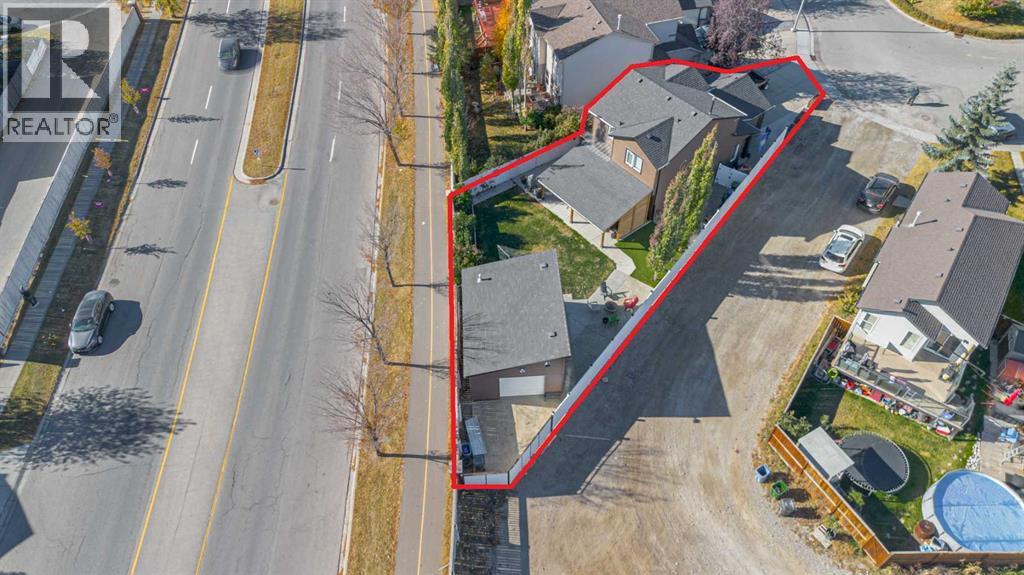 House for Sale in 148 Covepark Close NE|Calgary, Alberta T3K5R5 4