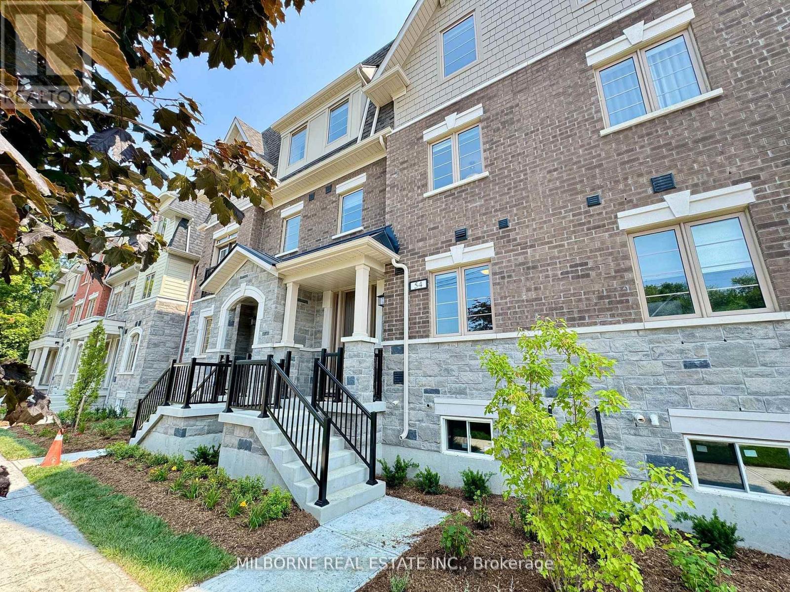 For sale 54 FRED BEATON PLACE, King (King City), Ontario L7B1G2