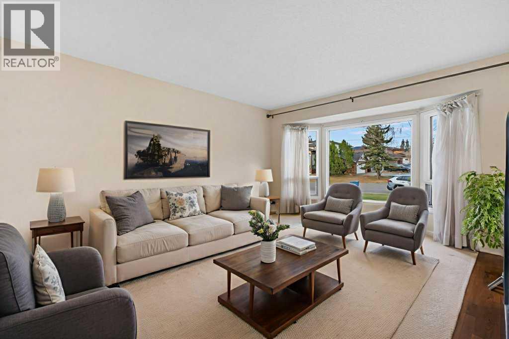 House for Sale in 31 Edforth Way NW|Calgary, Alberta T3A3V5 3