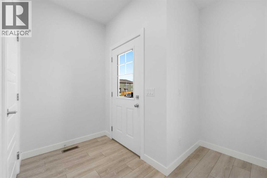 House for Sale in 477 Hotchkiss Drive SE|Calgary, Alberta T3S0N5 2