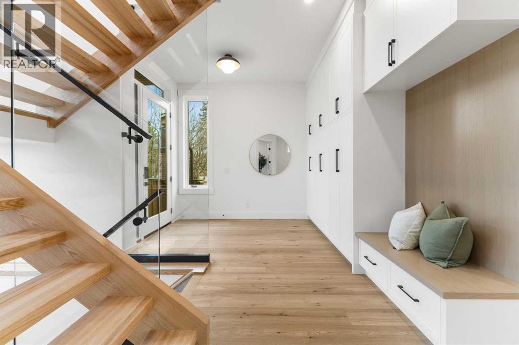 House for Sale in 725 18 Avenue NW|Calgary, Alberta T2M0V2 4