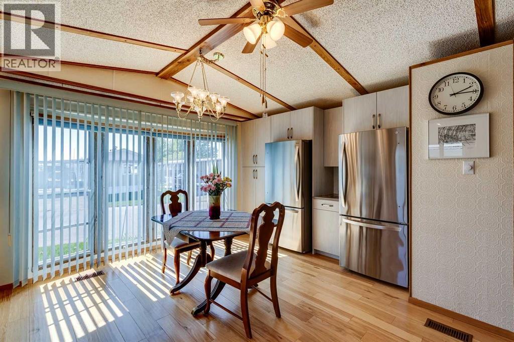 Mobile Home for Sale in 101, 99 Arbour Lake Road NW|Calgary, Alberta T3G4E4 4