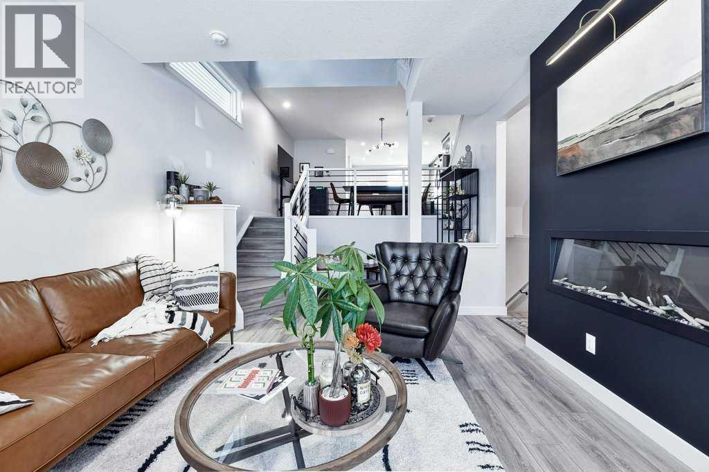 House for Sale in 207 Aquila Way NW|Calgary, Alberta T3R1Z8 4