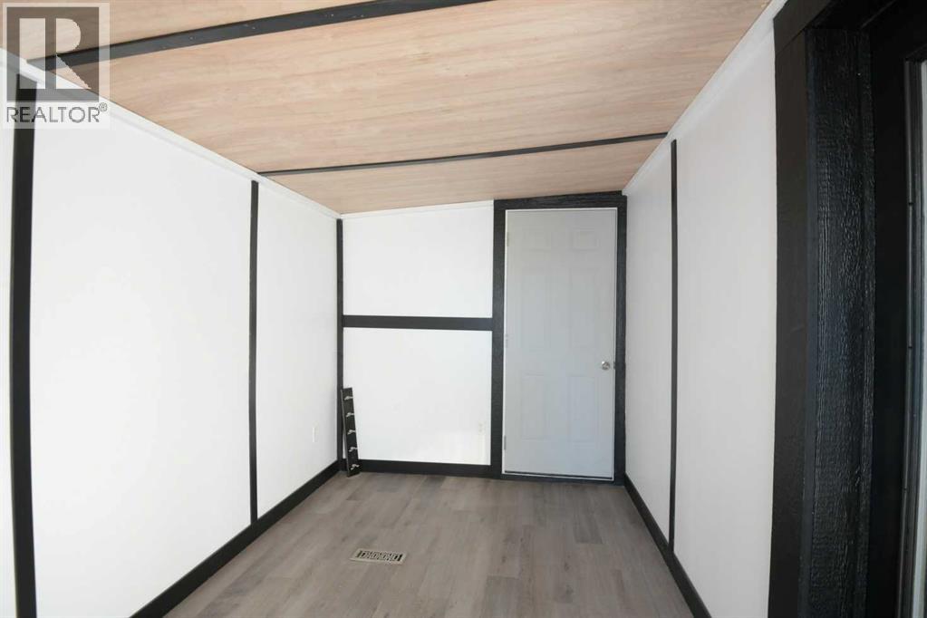 Mobile Home for Sale in 429, 3223 83 Street NW|Calgary, Alberta T3B5P2 4