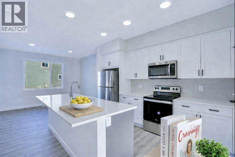 House for Sale in 239 Savoy Landing SE|Calgary, Alberta T3S0L1 2