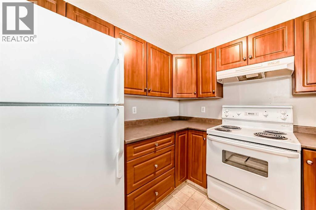 Apartment for Sale in 312, 17 Country Village Bay NE|Calgary, Alberta T3K5Z3 5