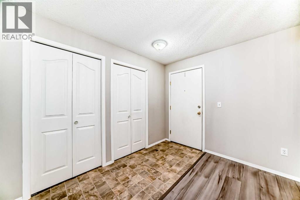 Apartment for Sale in 312, 17 Country Village Bay NE|Calgary, Alberta T3K5Z3 2