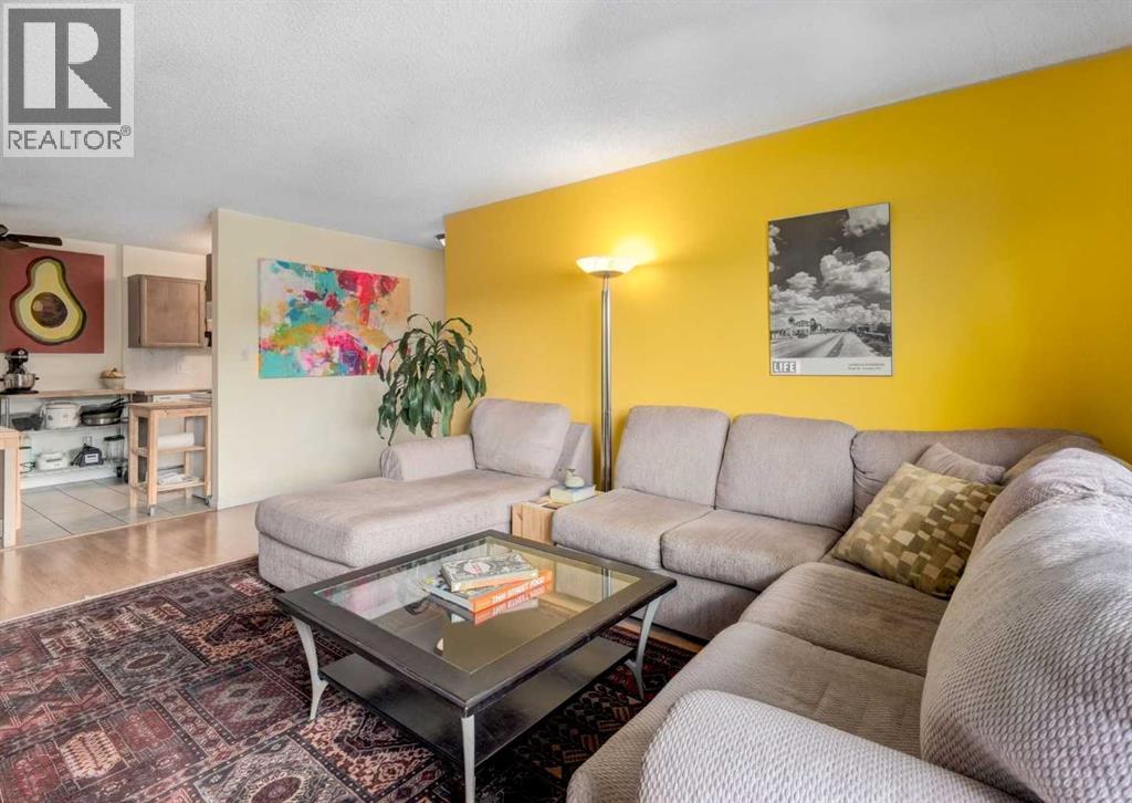 Apartment for Sale in 305, 1033 15 Avenue SW|Calgary, Alberta T2R0S5 4