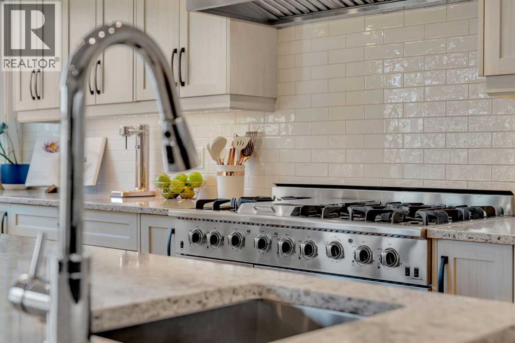 House for Sale in 5852 Bowwater Crescent NW|Calgary, Alberta T3B2E2 5