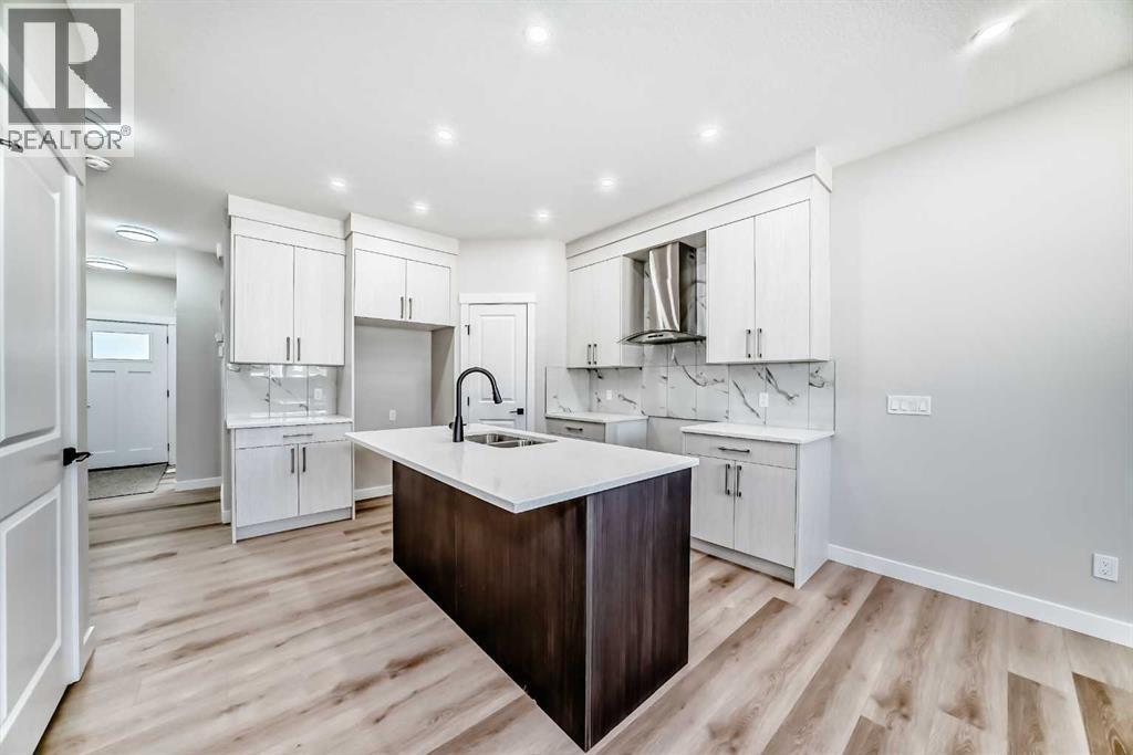 House for Sale in 112 Belvedere Park SE|Calgary, Alberta T2A8A1 5