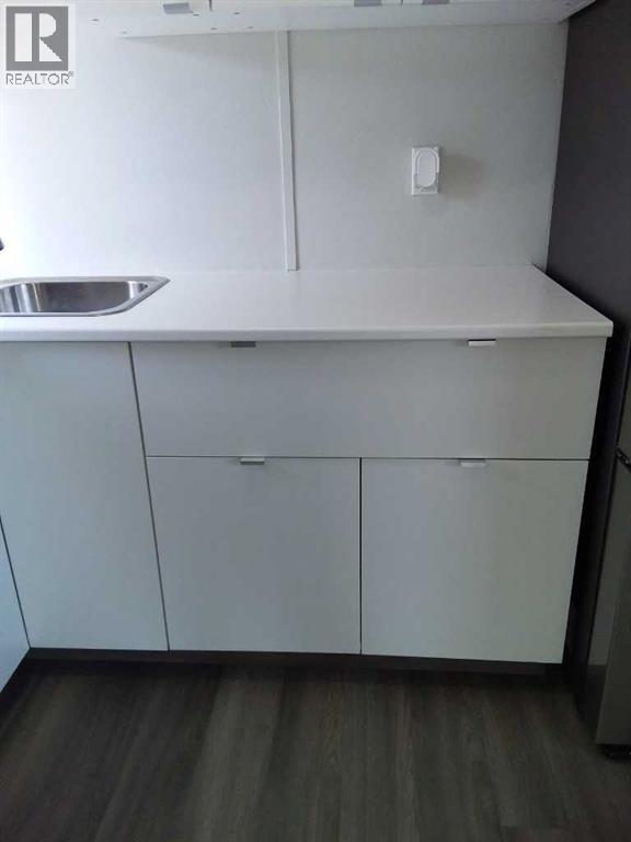 Mobile Home for Sale in 40, 6220 17 Avenue SE|Calgary, Alberta T2A0W6 3